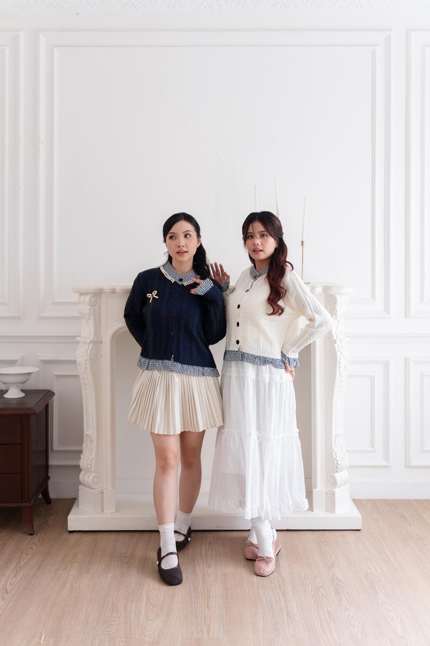 Cardigan Ruffle Pita Cuff