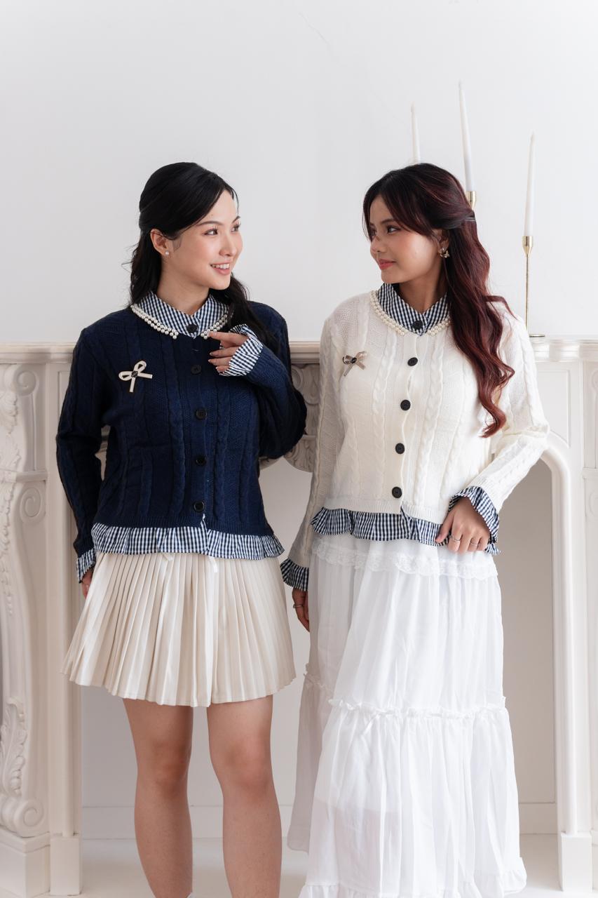 Cardigan Ruffle Pita Cuff