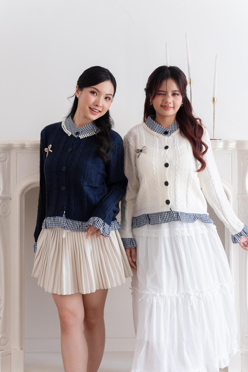 Cardigan Ruffle Pita Cuff